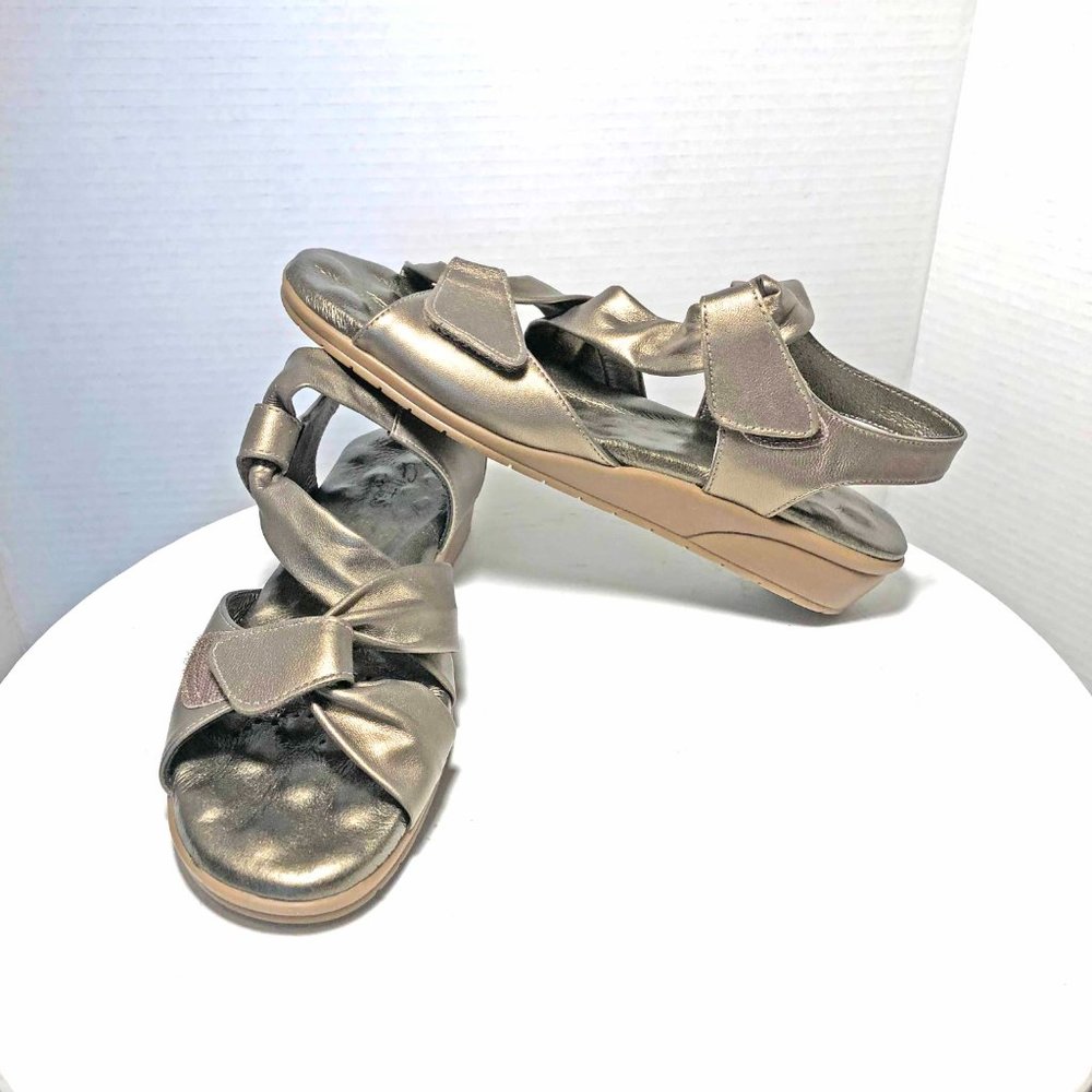 ELITES BY WALKING CRADLES VALERIE SANDALS WOMENS SIZE 8 1/2 N GOLD LEATHER
